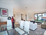 https://images.listonce.com.au/custom/160x/listings/49-waverley-park-drive-mulgrave-vic-3170/656/01658656_img_03.jpg?nUapLhD82B4