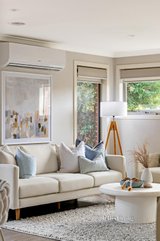 https://images.listonce.com.au/custom/160x/listings/49a-blackburn-road-mooroolbark-vic-3138/059/01703059_img_03.jpg?YsIhevJHX4A