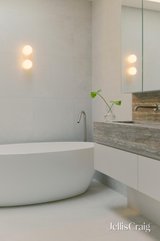 https://images.listonce.com.au/custom/160x/listings/49a-tibrockney-street-highett-vic-3190/934/01937934_img_19.jpg?MDfsvXu3zNQ