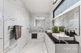 https://images.listonce.com.au/custom/160x/listings/4a-queen-street-richmond-vic-3121/739/01894739_img_06.jpg?UldSVZud5Fw