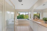 https://images.listonce.com.au/custom/160x/listings/4a-rowitta-drive-glen-waverley-vic-3150/660/01596660_img_10.jpg?NTdkimeEoEg