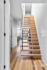 https://images.listonce.com.au/custom/160x/listings/4b-benbow-street-yarraville-vic-3013/664/01900664_img_06.jpg?bLeeItEUAmU
