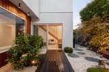 https://images.listonce.com.au/custom/160x/listings/4b-hughes-street-bentleigh-east-vic-3165/157/01903157_img_18.jpg?rhDnQP-8uUU