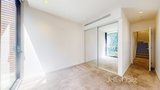 https://images.listonce.com.au/custom/160x/listings/4lg4-acacia-place-abbotsford-vic-3067/475/01915475_img_07.jpg?LrqpLCeaaZE