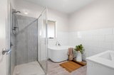 https://images.listonce.com.au/custom/160x/listings/5-7-sullivan-street-malmsbury-vic-3446/297/01897297_img_07.jpg?LoplI7gZEmg