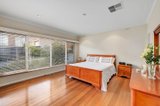 https://images.listonce.com.au/custom/160x/listings/5-agnes-avenue-balwyn-north-vic-3104/022/00256022_img_05.jpg?h-pVOlS9oCc