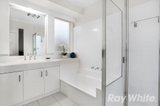 https://images.listonce.com.au/custom/160x/listings/5-alma-close-mulgrave-vic-3170/178/01661178_img_08.jpg?TaS7_A0yngs