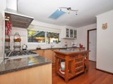 https://images.listonce.com.au/custom/160x/listings/5-anaba-court-mooroolbark-vic-3138/581/01524581_img_05.jpg?hWpHEXhky4Y