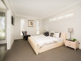 https://images.listonce.com.au/custom/160x/listings/5-arnold-grove-doncaster-vic-3108/218/01685218_img_07.jpg?Hcr7g4dJUOo