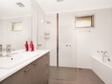 https://images.listonce.com.au/custom/160x/listings/5-arnold-grove-doncaster-vic-3108/218/01685218_img_08.jpg?-3jOB0RHJuY