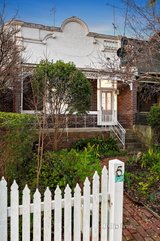 https://images.listonce.com.au/custom/160x/listings/5-auburn-parade-hawthorn-east-vic-3123/381/01545381_img_02.jpg?8R2hbS2iTgY