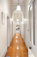 https://images.listonce.com.au/custom/160x/listings/5-auburn-parade-hawthorn-east-vic-3123/381/01545381_img_03.jpg?OgKJn8M6NWo