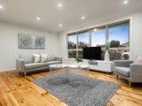 https://images.listonce.com.au/custom/160x/listings/5-avro-court-strathmore-heights-vic-3041/068/00848068_img_08.jpg?J0ff_LO0WtU