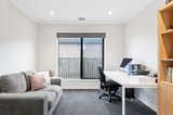 https://images.listonce.com.au/custom/160x/listings/5-baddeley-circuit-croydon-vic-3136/134/01595134_img_13.jpg?2jni4Q5HKoY