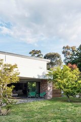 https://images.listonce.com.au/custom/160x/listings/5-beddoe-street-research-vic-3095/095/01122095_img_25.jpg?aHnxsaJbiUU