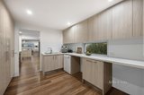 https://images.listonce.com.au/custom/160x/listings/5-bemm-court-croydon-hills-vic-3136/607/01620607_img_06.jpg?CkAuyvW0-Ec