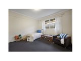 https://images.listonce.com.au/custom/160x/listings/5-bent-street-elsternwick-vic-3185/817/01794817_img_06.jpg?vNyMKlJophE