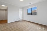 https://images.listonce.com.au/custom/160x/listings/5-betteridge-street-lucas-vic-3350/964/01842964_img_04.jpg?pHRt8-PgNKI