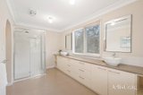 https://images.listonce.com.au/custom/160x/listings/5-birdwood-avenue-healesville-vic-3777/154/01834154_img_13.jpg?anpOQZTa9KI
