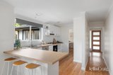 https://images.listonce.com.au/custom/160x/listings/5-bishop-avenue-diamond-creek-vic-3089/102/01812102_img_03.jpg?YSSNZDUpHUk
