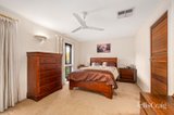 https://images.listonce.com.au/custom/160x/listings/5-blueberry-road-mooroolbark-vic-3138/752/01905752_img_06.jpg?MAIgmZWRS00