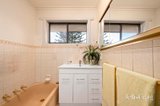 https://images.listonce.com.au/custom/160x/listings/5-blueberry-road-mooroolbark-vic-3138/752/01905752_img_09.jpg?WmFf-GUCj7w
