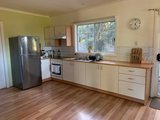 https://images.listonce.com.au/custom/160x/listings/5-brian-road-woodend-vic-3442/329/01885329_img_05.jpg?c_gwyjP9CpY