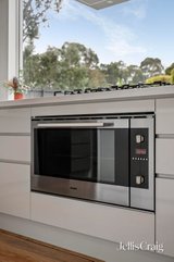 https://images.listonce.com.au/custom/160x/listings/5-capra-drive-mooroolbark-vic-3138/337/01939337_img_07.jpg?fG7a2AKV81I
