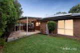 https://images.listonce.com.au/custom/160x/listings/5-caromar-street-croydon-vic-3136/651/01875651_img_18.jpg?TZ8eLf33MWI