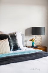 https://images.listonce.com.au/custom/160x/listings/5-cascades-view-yallambie-vic-3085/050/00841050_img_17.jpg?Svg-0O_ubJ0