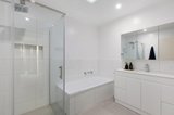 https://images.listonce.com.au/custom/160x/listings/5-chaim-court-donvale-vic-3111/785/00969785_img_07.jpg?S91LWjMeZ_0