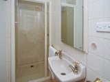 https://images.listonce.com.au/custom/160x/listings/5-chesterfield-court-newtown-vic-3220/960/01698960_img_14.jpg?SDGxrM3csFk