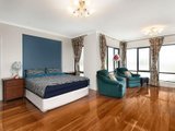 https://images.listonce.com.au/custom/160x/listings/5-chilcote-court-box-hill-south-vic-3128/924/01684924_img_06.jpg?ZVh35kN45yU