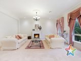 https://images.listonce.com.au/custom/160x/listings/5-clinton-lane-chirnside-park-vic-3116/603/01525603_img_04.jpg?ll5NOYwomwE