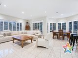 https://images.listonce.com.au/custom/160x/listings/5-clinton-lane-chirnside-park-vic-3116/603/01525603_img_06.jpg?wWIChm5AAxg