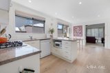 https://images.listonce.com.au/custom/160x/listings/5-cloverlea-drive-wantirna-vic-3152/376/01855376_img_08.jpg?mMTQfVtaT5U