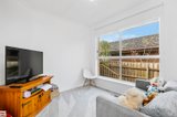 https://images.listonce.com.au/custom/160x/listings/5-collingwood-road-newport-vic-3015/369/01611369_img_10.jpg?SNMB3FuaOZk