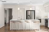 https://images.listonce.com.au/custom/160x/listings/5-crowther-drive-lucas-vic-3350/153/01970153_img_02.jpg?HgOB2suAPIw