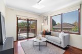 https://images.listonce.com.au/custom/160x/listings/5-cumberland-court-glen-waverley-vic-3150/853/01734853_img_06.jpg?rsBf_cwEaxU