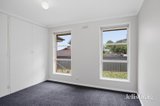 https://images.listonce.com.au/custom/160x/listings/5-curnow-street-golden-point-vic-3350/386/01857386_img_07.jpg?4x4J7XbQKRc