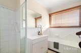 https://images.listonce.com.au/custom/160x/listings/5-davies-drive-eltham-vic-3095/398/01975398_img_08.jpg?zWmrd68fmno