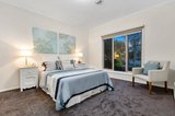 https://images.listonce.com.au/custom/160x/listings/5-derwent-street-box-hill-north-vic-3129/498/01743498_img_06.jpg?t7EEymoTny4