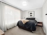 https://images.listonce.com.au/custom/160x/listings/5-devlin-street-vermont-vic-3133/233/01116233_img_05.jpg?blhNuQ-S9EY