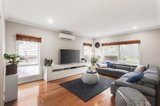 https://images.listonce.com.au/custom/160x/listings/5-dianella-court-diamond-creek-vic-3089/902/00826902_img_08.jpg?CTLBDLZqoZU