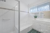 https://images.listonce.com.au/custom/160x/listings/5-downing-street-blackburn-vic-3130/963/01981963_img_08.jpg?kVD1iNPOTak