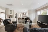 https://images.listonce.com.au/custom/160x/listings/5-dryden-street-doncaster-east-vic-3109/236/01737236_img_01.jpg?v9gnhtda4CQ