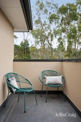 https://images.listonce.com.au/custom/160x/listings/5-duloc-close-mooroolbark-vic-3138/939/01848939_img_14.jpg?7rp6XrVefh4