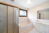 https://images.listonce.com.au/custom/160x/listings/5-dunn-street-ringwood-east-vic-3135/908/01937908_img_07.jpg?k6w_ko-BcHw