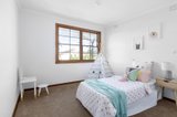 https://images.listonce.com.au/custom/160x/listings/5-east-boundary-road-bentleigh-east-vic-3165/252/00969252_img_11.jpg?BVcPhYTzS-E