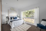 https://images.listonce.com.au/custom/160x/listings/5-edinburgh-street-bentleigh-east-vic-3165/196/00904196_img_07.jpg?eYq3FNV03YM